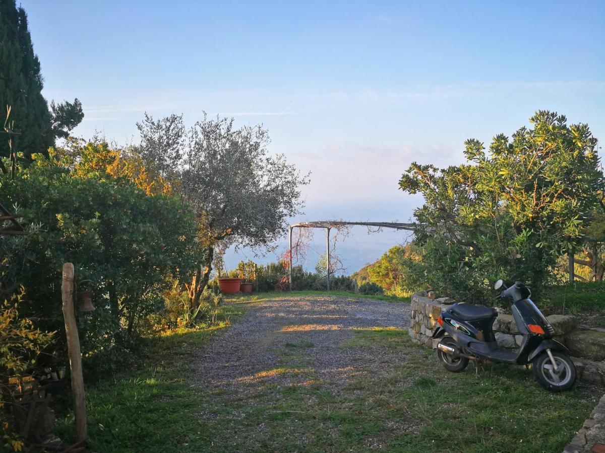 Cottage La Torre Del Pittore Bonassola Exterior photo